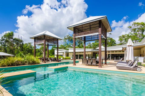 Beach Road Holiday Homes - Click Find 2