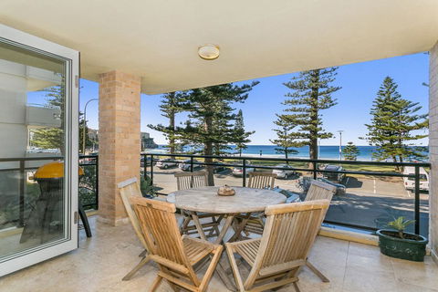 Beachfront On Golden Mile - Bridge Guide 0