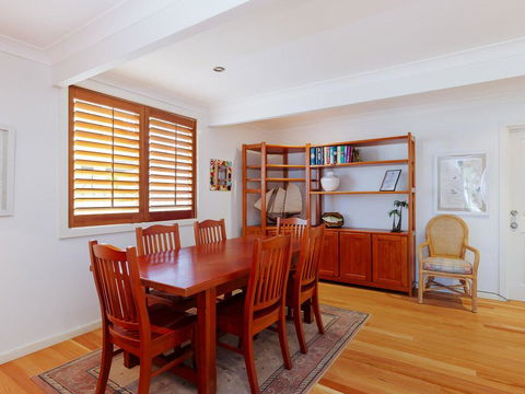 Beauty And The Beach', 88 Foreshore Drive - Large Home With WIFI & Water Views - Lawyer Find 1