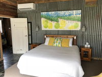 Bed in a Shed Vineyard Stay