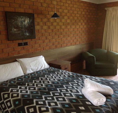 Berrigan Motel - Click Find 2