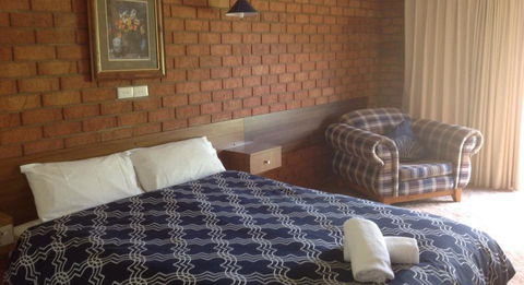 Berrigan Motel - Click Find 1
