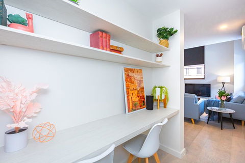 Bond Quarter Loft - Click Find 1