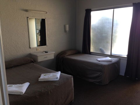 Boomerang Hotel - Lawyer Find 3