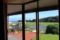 Bott's Beach Retreat
