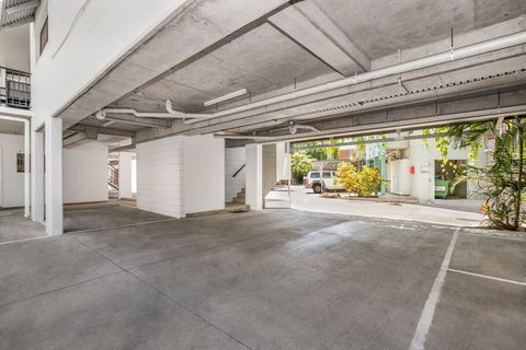 BOUTIQUE APARTMENTS BEACH LOCATION - Click Find 1