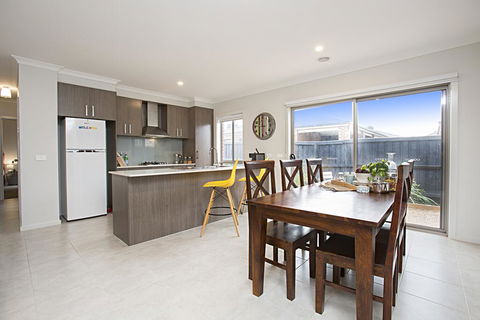BOUTIQUE STAYS - Carinya - Bet 4u 3