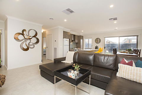 BOUTIQUE STAYS - Carinya - Bet 4u 1