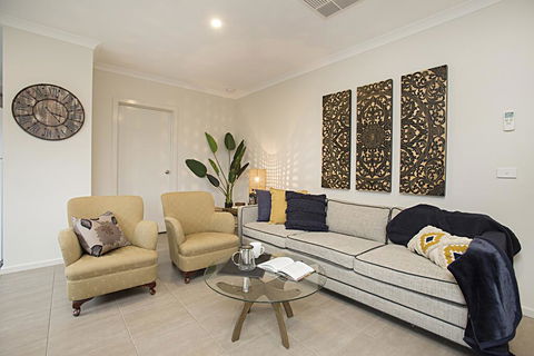 BOUTIQUE STAYS - Gumflower - Bet 4u 3
