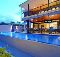 Bramston Beach - Luxury Holiday House - Click Find