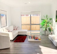 Brand New Home 10 mins to Beach Torquay Geelong Deakin Hospitals - Bet 4u