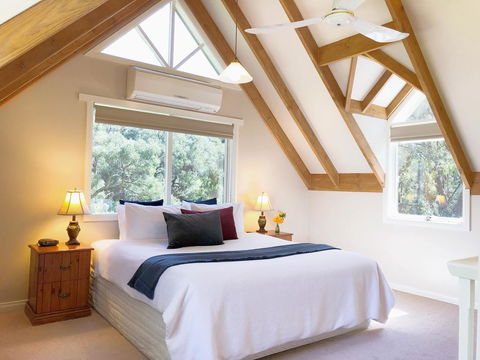 Brigadoon Cottages - Click Find 1
