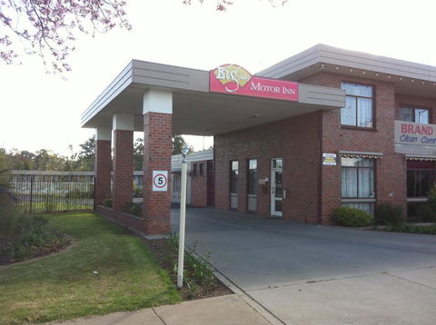 Big Valley Lakeside Paradise Motor Inn - Bet 4u 0