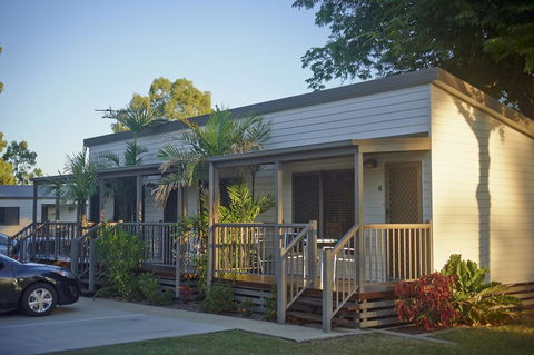 BIG4 Rowes Bay Beachfront Holiday Park - Click Find 3
