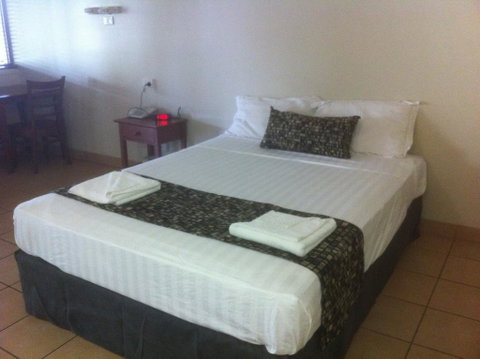 Black Nugget Hotel Motel - Click Find 1