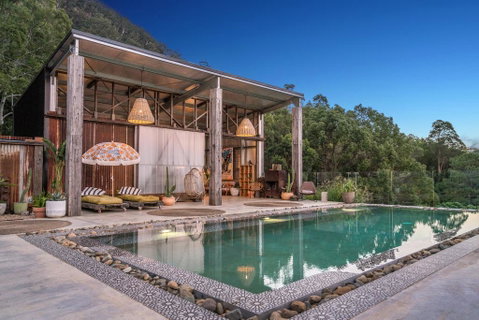 Blackbird Luxury Accommodation - Lawyer Find 2