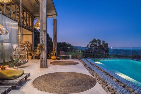 Blackbird Luxury Accommodation - Lawyer Find 1