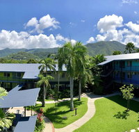 Cairns Adventure Lodge - Cook your own meals in your private Kitchen includes Dishwasher Washing Machine - Click Find