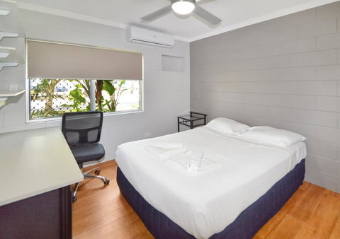 Cairns Adventure Lodge - Includes All Meals Served In The Dining Hall - Lawyer Find 2