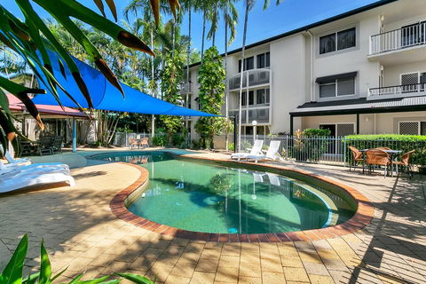 Cairns Reef Apartments & Motel - Bridge Guide 2
