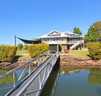 Campbell 7 - Large Queenslander on Maroochy River - Click Find