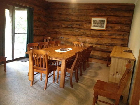 Canobolas Mountain Cabins - Bridge Guide 2