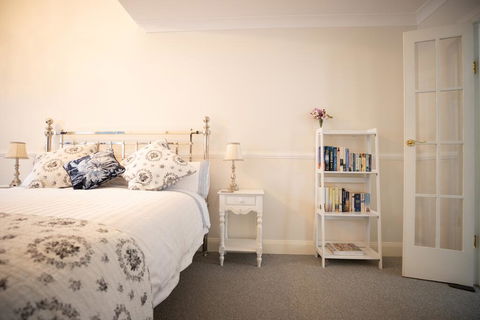 Canungra Cottages - Boutique Bed And Breakfast - Click Find 1