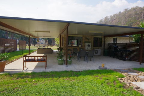 Canungra Valley Cottage - Click Find 1