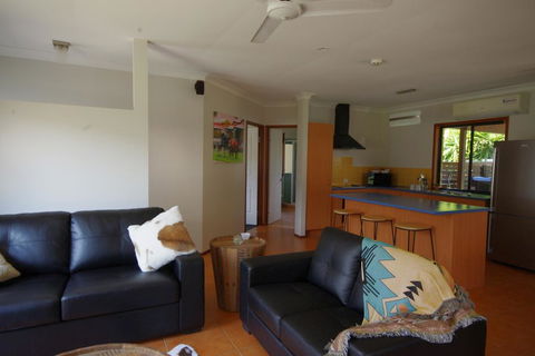 Canungra Valley Cottage - Click Find 2
