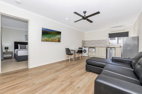 Cascade Motel In Townsville - Click Find 2