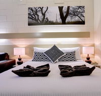 Castle Creek Motel - Click Find