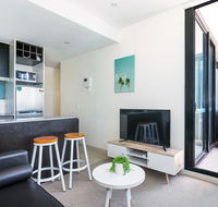 Central and Modern Apartment in Melbourne CBD - Click Find