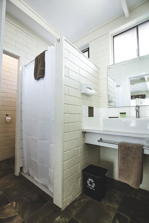 Central Highlands Motor Inn - Click Find 3