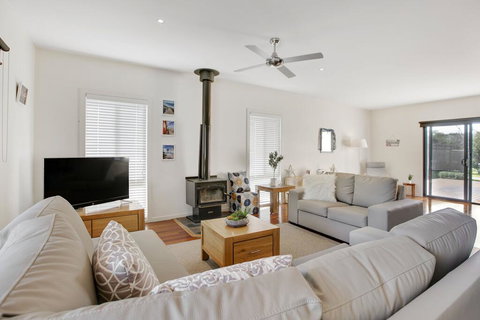 Charchie's By The Sea Pet Friendly Family Home, Close To Beach - Bridge Guide 3