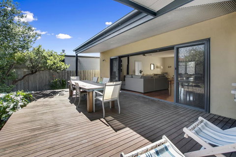 Charchie's By The Sea Pet Friendly Family Home, Close To Beach - Bridge Guide 0