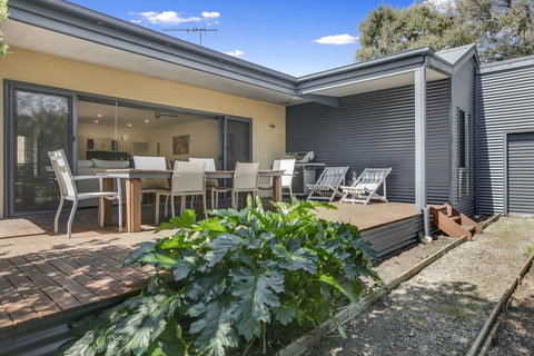 Charchie's By The Sea Pet Friendly Family Home, Close To Beach - Bridge Guide 1