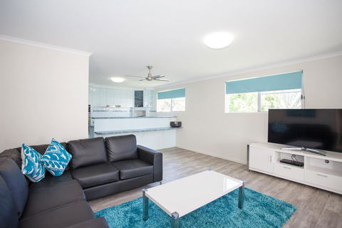 City Beach Holiday House - Lawyer Find 2