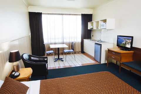 City Oasis Inn - Click Find 2