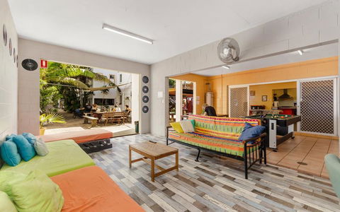 Civic Guesthouse - Click Find 0
