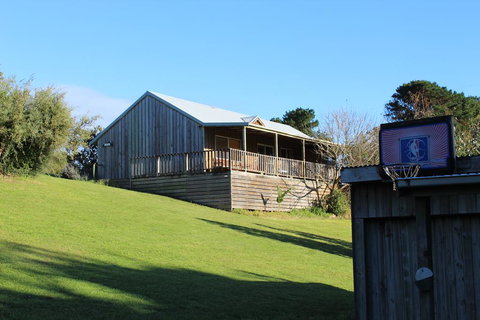 Clifton Beach Lodge - Local Finder 0