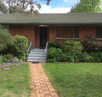 Cockatoo Corner - Armidale - Click Find