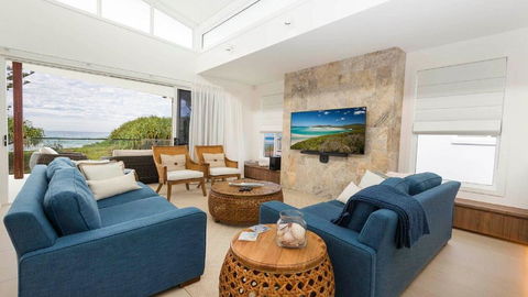 Coco De Mer Beach Villa - Lawyer Find 1