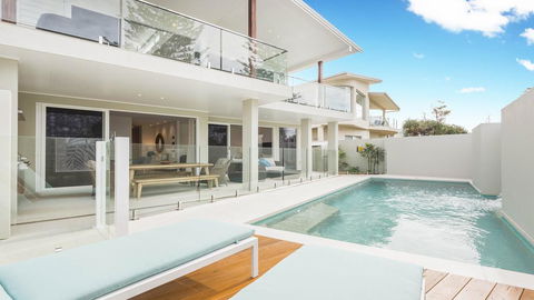 Coco De Mer Beach Villa - Lawyer Find 3