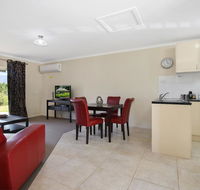 Colonial Inn Guest Rooms - Click Find