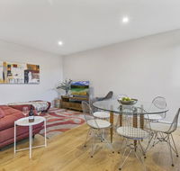 Convenient and quiet in sophisticated Malvern - Click Find