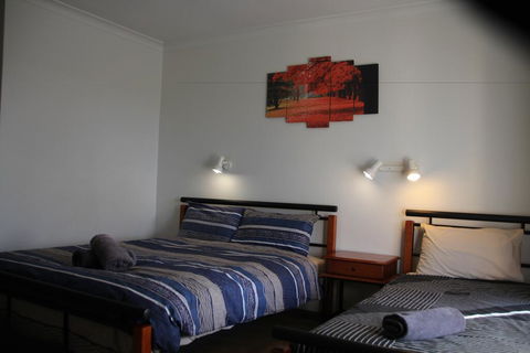 Coolgardie GoldRush Motels - Click Find 2