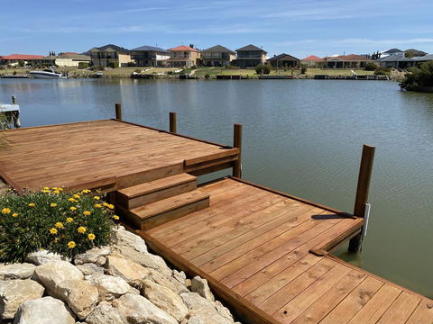 Coorong Getaways - Click Find 0