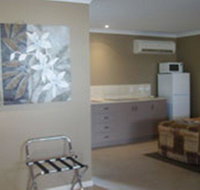 Cosmos Country Motor Inn - Click Find