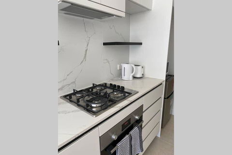 Cosy Apartment @ Clayton (Monash17) - Bet 4u 3