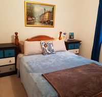 Cosy Quiet Bedroom Ferny Grove - Click Find